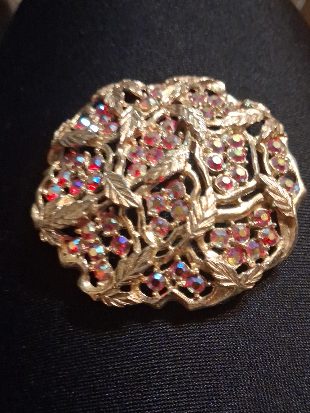 Gorgeous Large Vintage Sarah Coventry Pink Rhinestone Gold Tone Leaf Brooch Pin